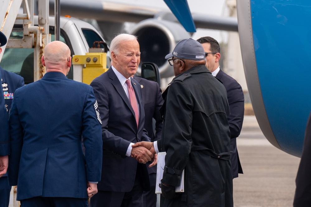 President Biden lands at Joint Base Charleston
