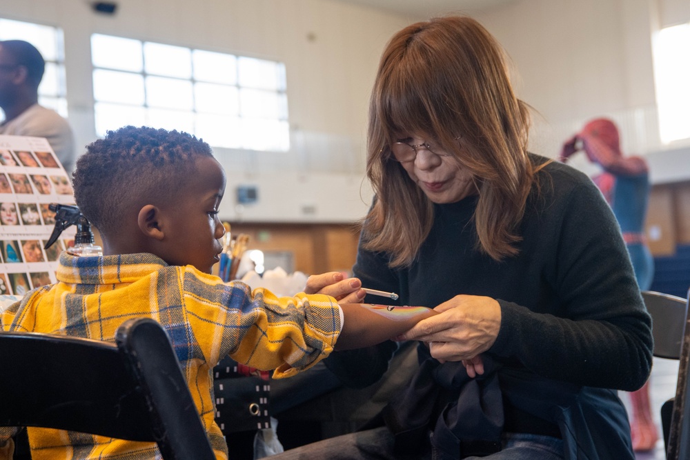 USS Ronald Reagan (CVN 76) hosts 2024 Children’s Holiday Party