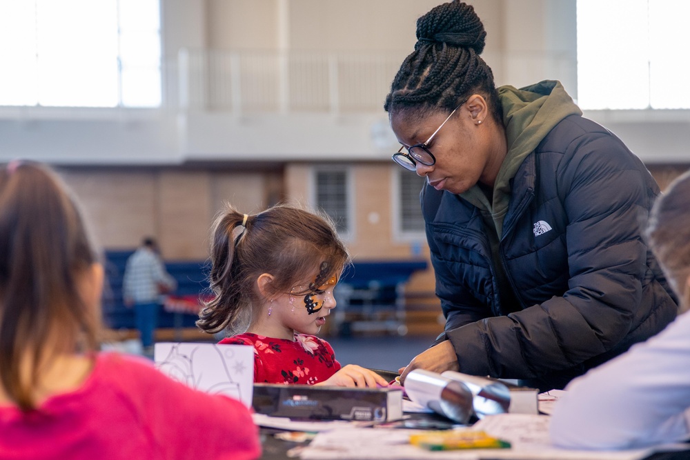 USS Ronald Reagan (CVN 76) hosts 2024 Children’s Holiday Party