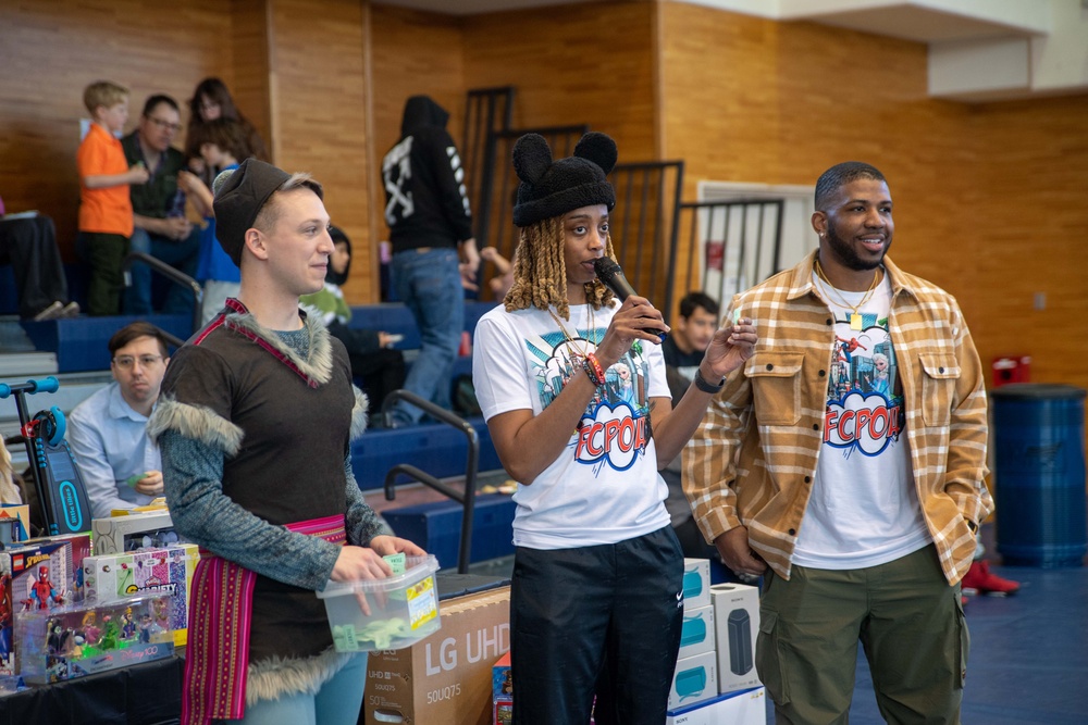 USS Ronald Reagan (CVN 76) hosts 2024 Children’s Holiday Party
