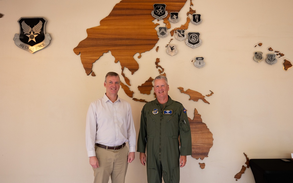 Under Secretary of the Navy Erik Raven Meets Lt. Gen. James Jacobson