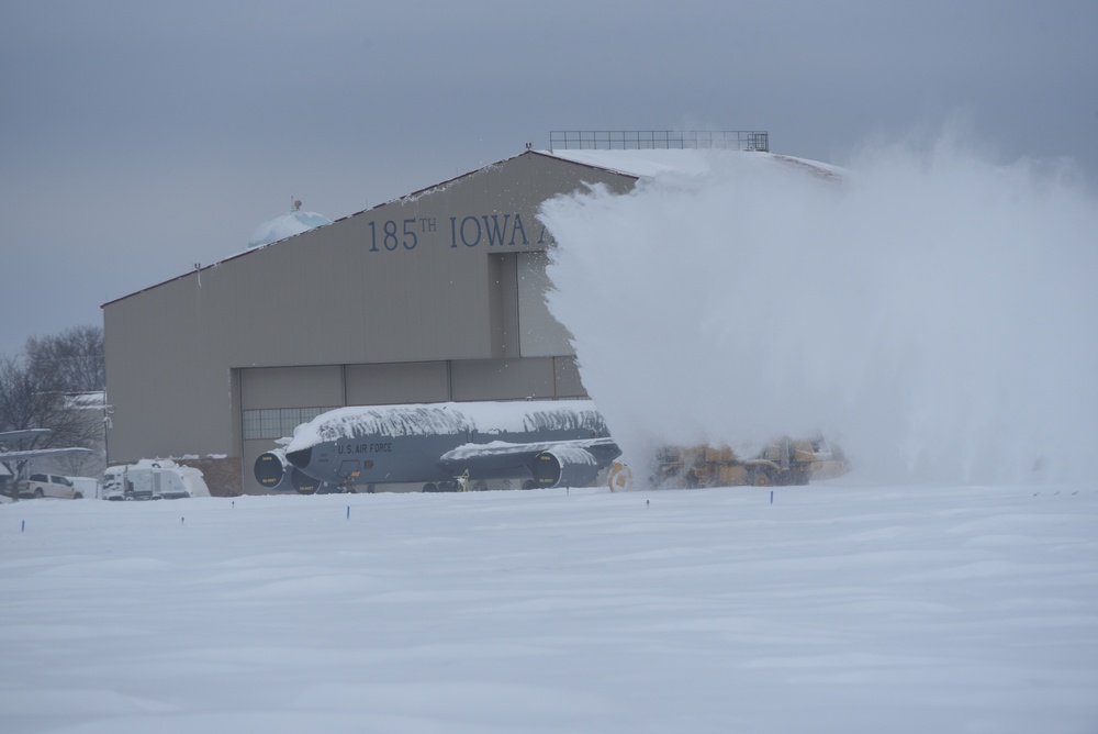 Iowa Air Guard cleans up after 14” snow event