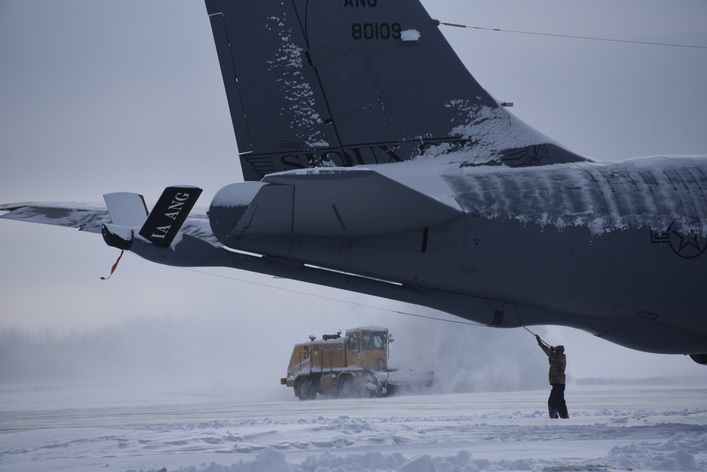 Iowa Air Guard cleans up after 14” snow event