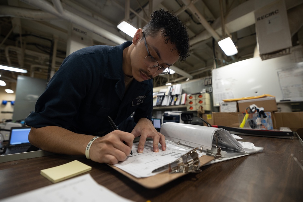 USS Bataan Conducts Supply Operations