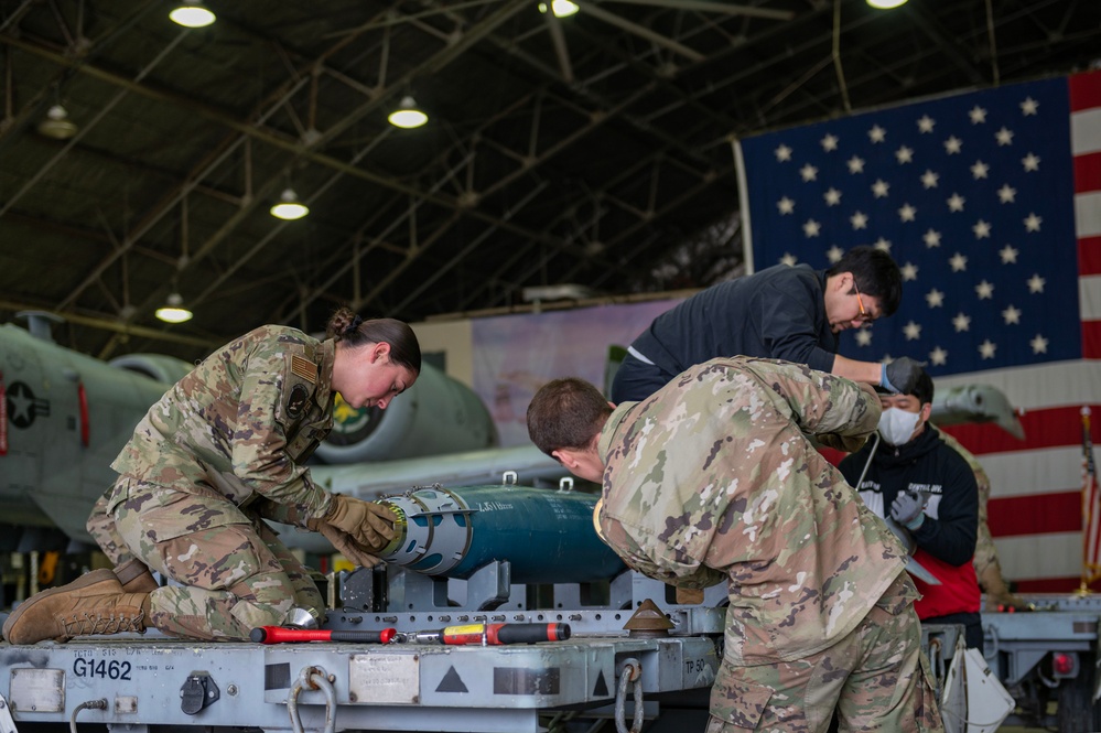 Battle of the maintainers: Osan quarterly load crew competition