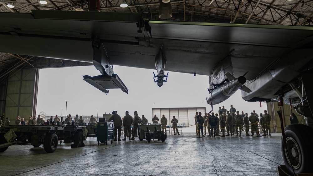 Battle of the maintainers: Osan quarterly load crew competition