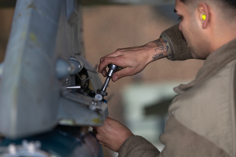 Battle of the maintainers: Osan quarterly load crew competition