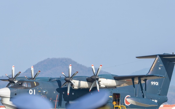 Unbound by Air or Sea: Japan Maritime Self-Defense Force Fleet Air Wing 31 holds New Year flight for the first time in 9 years