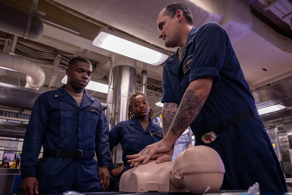 USS Laboon Conducts CPR Training in the Red Sea