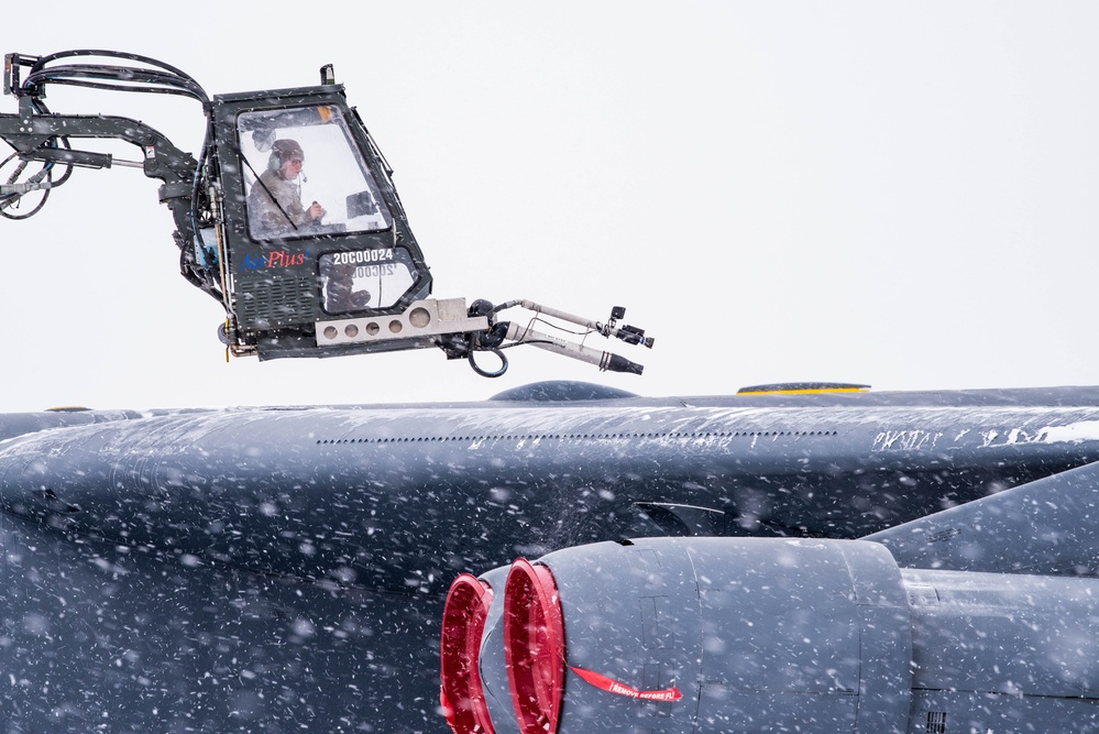 Exercise Prairie/Bayou Vigilance 24-2 - Maintaining the flight line