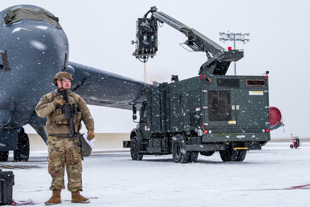 Exercise Prairie/Bayou Vigilance 24-2 - Maintaining the flight line