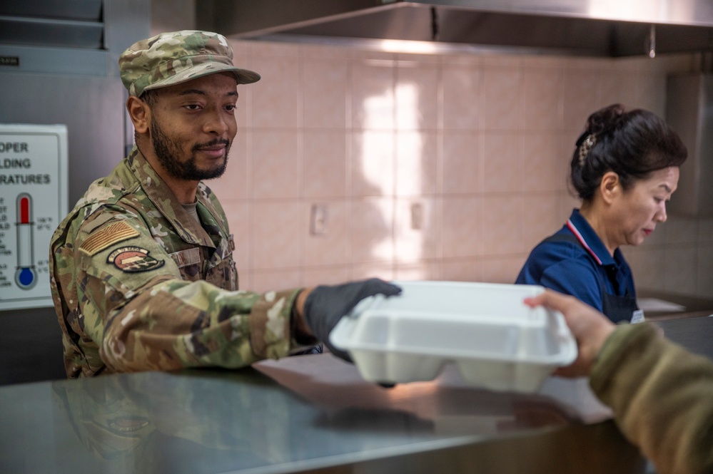 Flightline DFAC keeps Osan’s Airmen fueled