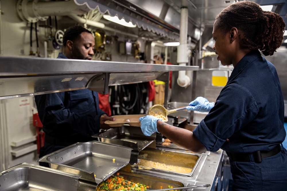 Sterett Sailors Prepare and Serve Lunch