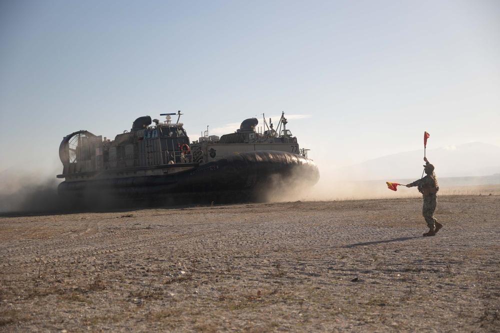 USS Bataan participates in Amphibious Raid