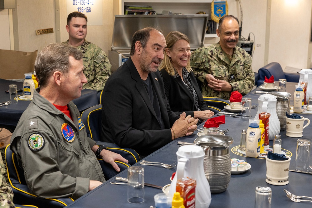 U.S. Ambassador to Singapore visits USS Stethem Sailors