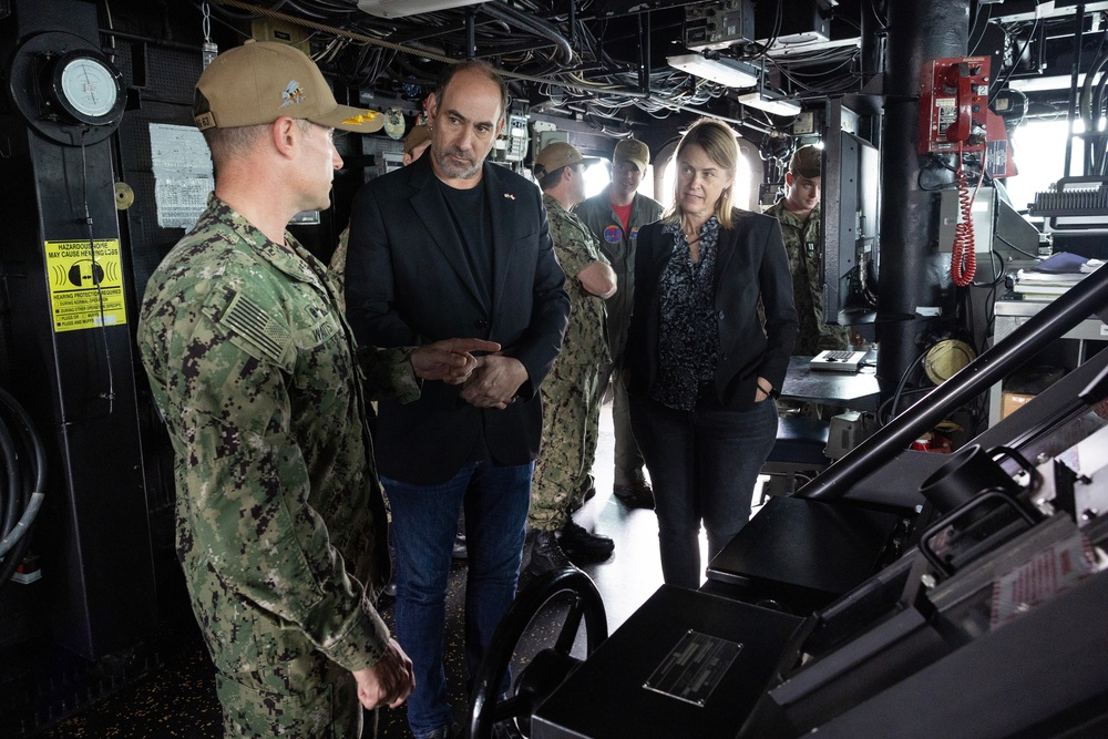 U.S. Ambassador to Singapore visits USS Stethem Sailors