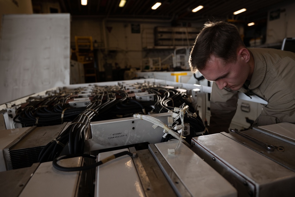 USS Bataan Conducts Routine Load Bank Maintenance