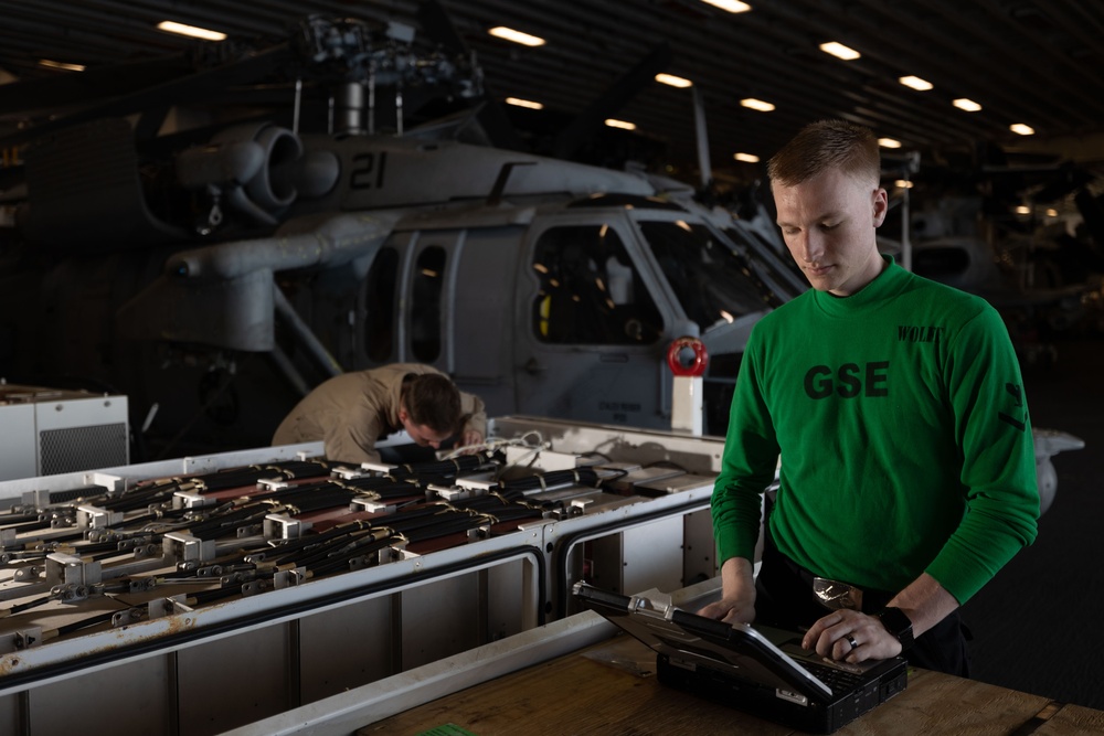 USS Bataan Conducts Routine Load Bank Maintenance