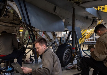 480th FGS Phase Section keeps F-16s in sky