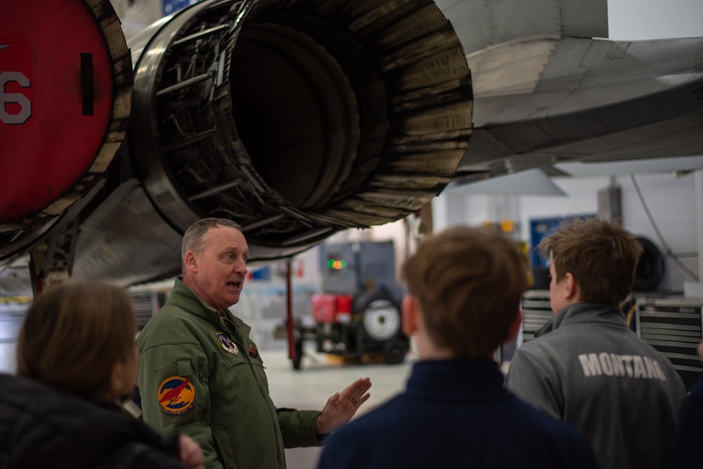 Local middle schoolers tour 142nd Wing