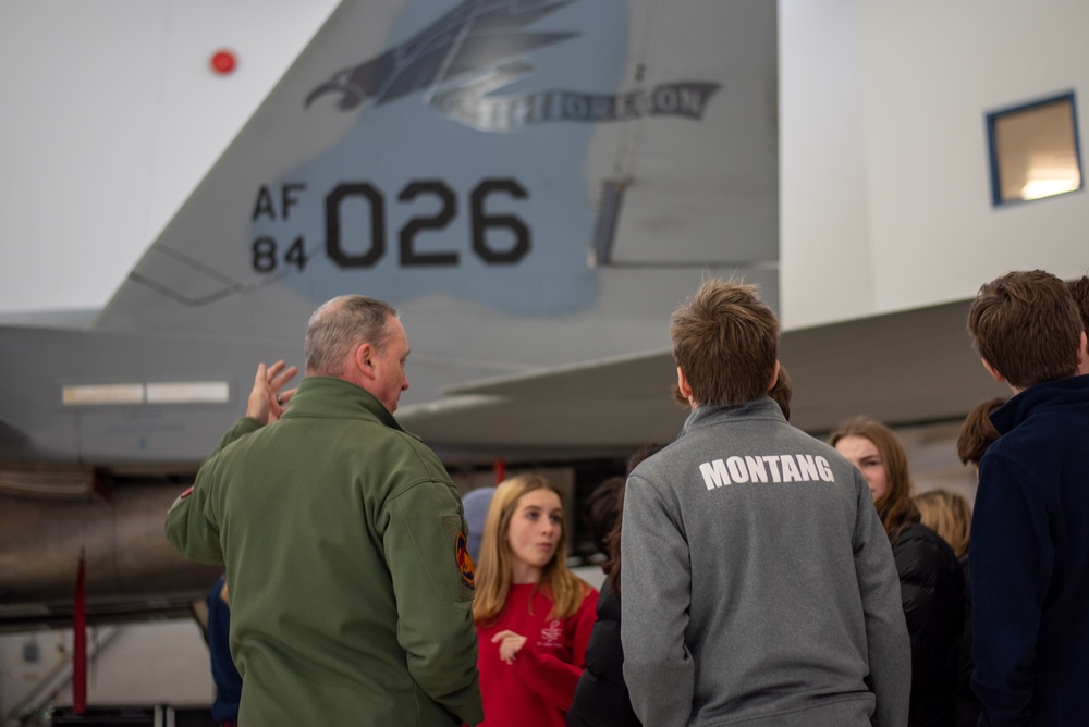 Local middle schoolers tour 142nd Wing