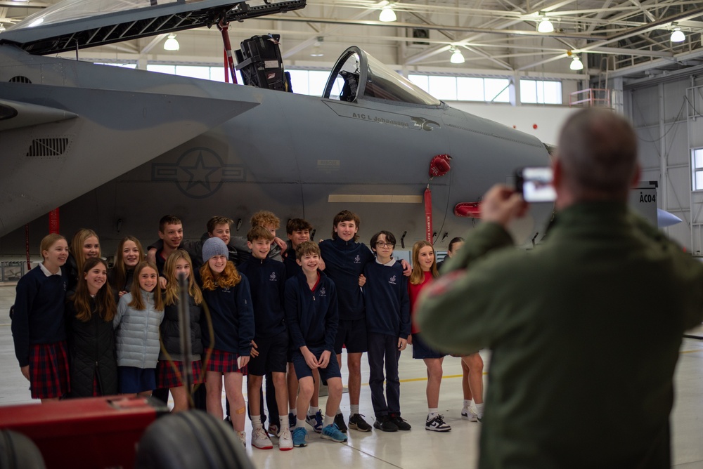 Local middle schoolers tour 142nd Wing