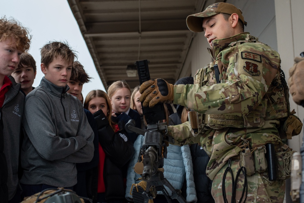 Local middle schoolers tour 142nd Wing