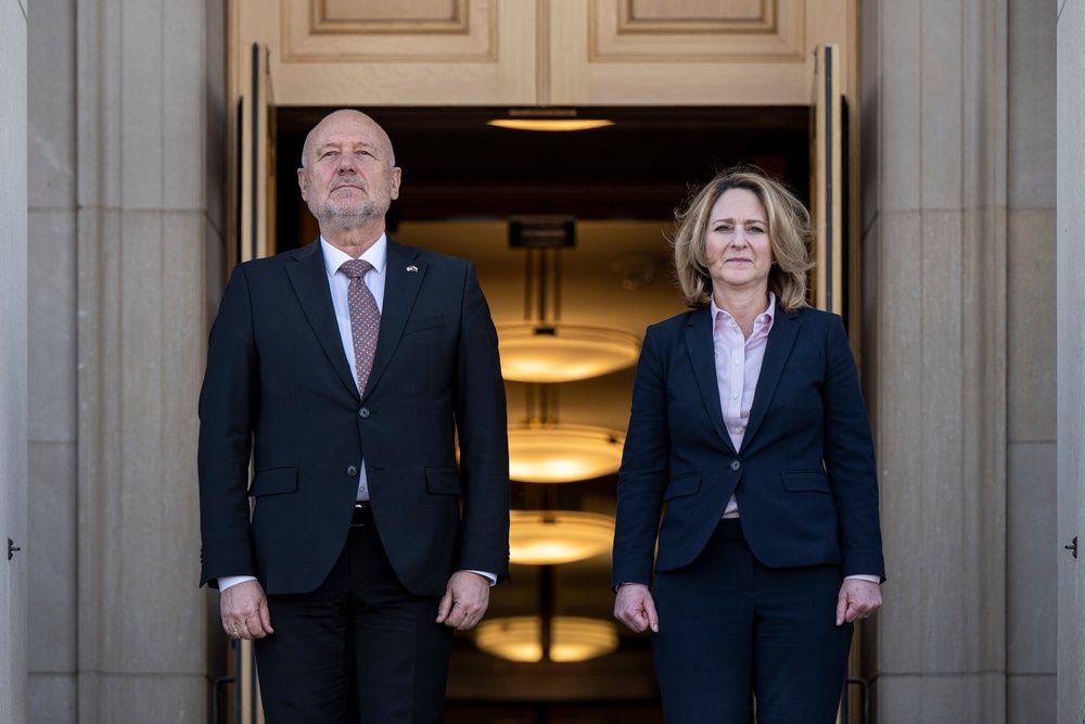 DSD Hosts Bulgaria MoD at Pentagon