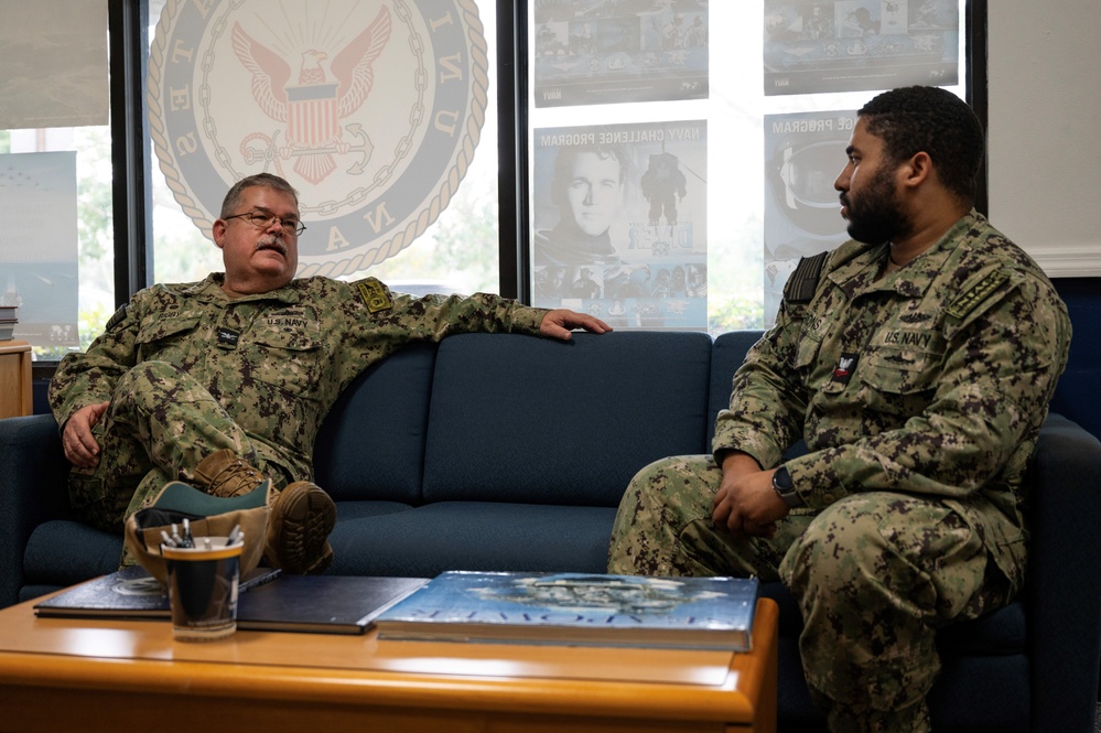 Commodore Speaks with Plantation, Florida, Recruiters