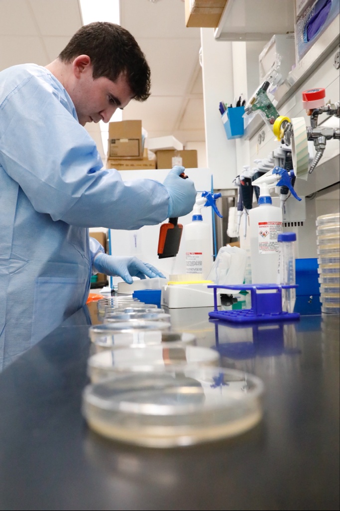 NMRC Conducts Bacteriophage Testing