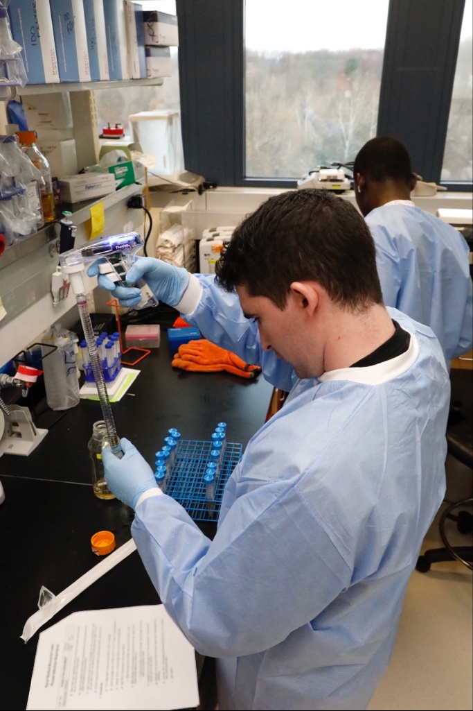 NMRC Conducts Bacteriophage Testing