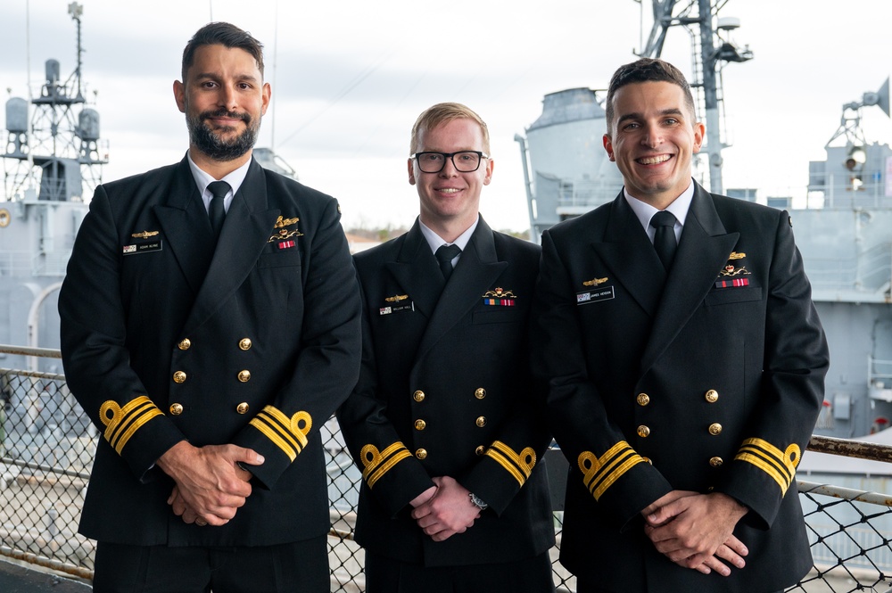 Nuclear Power Training Unit First – Three Royal Australian Navy Officers Graduate the Program