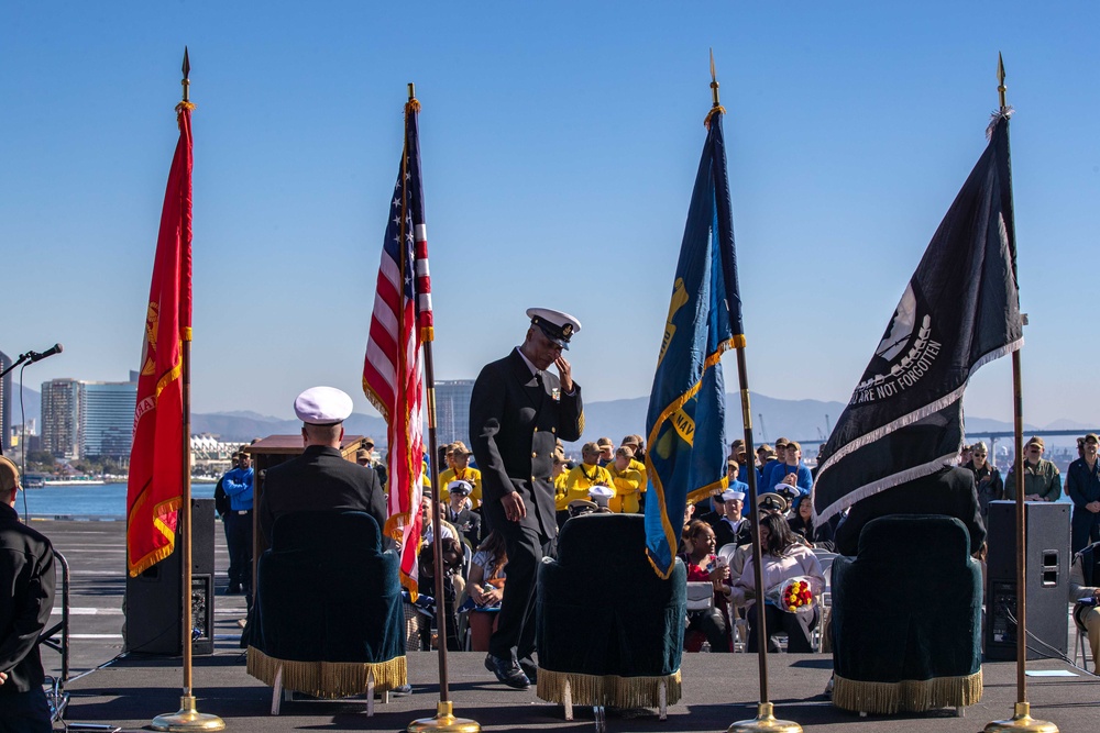 Abraham Lincoln hosts a retirement ceremony