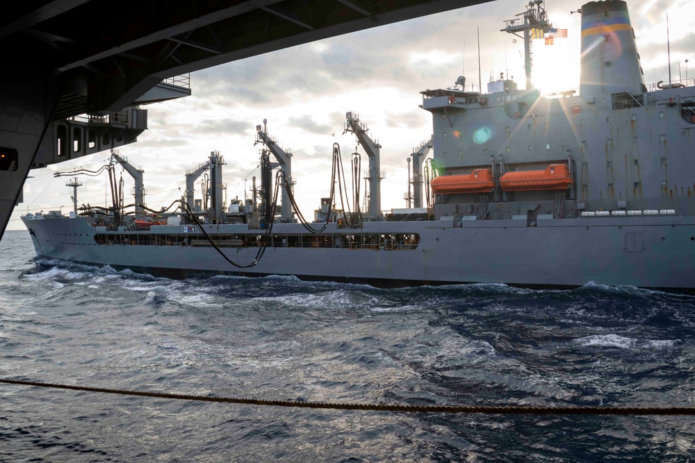 USS Carl Vinson (CVN 70) Conducts Fueling-at-Sea