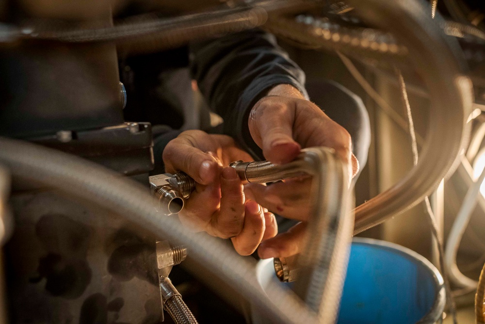 USS Princeton Sailors Perform Maintenance