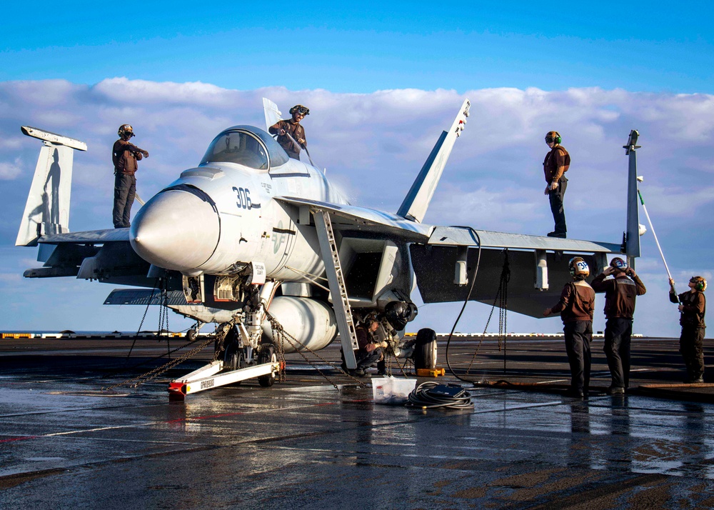 USS Carl Vinson (CVN 70) Sailors Conduct Aircraft Maintenance