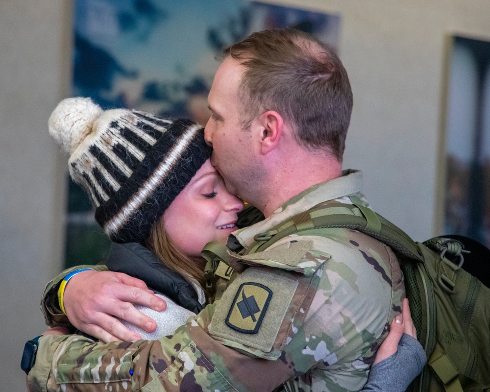 Nebraska Soldiers return from overseas deployment training Ukrainian forces