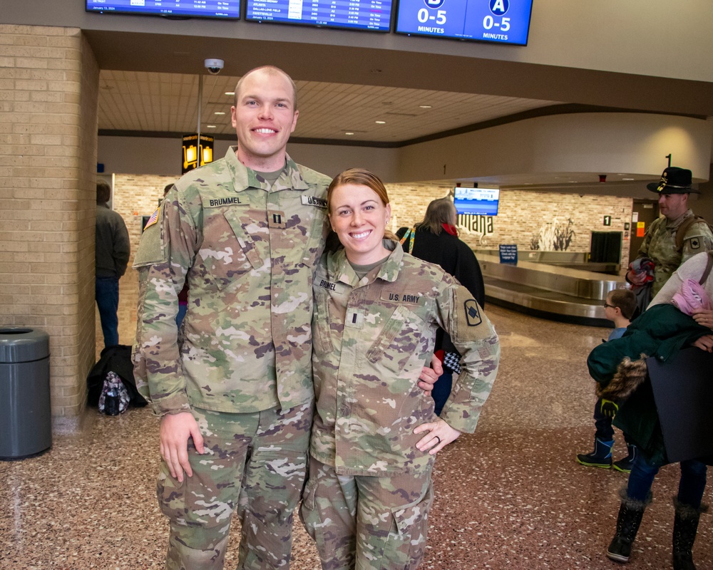 Nebraska Soldiers return from overseas deployment training Ukrainian forces