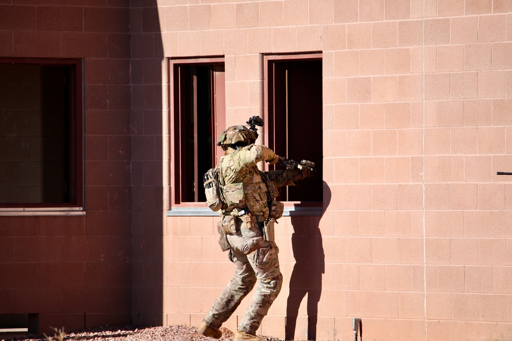 DVIDS - Images - Close Quarter Defense Training [Image 5 of 10]