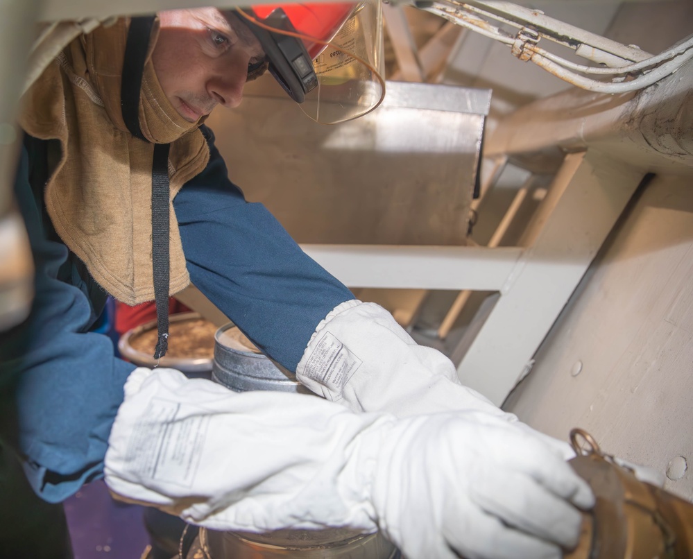 USS Gravely Conducts Training Drills in Red Sea