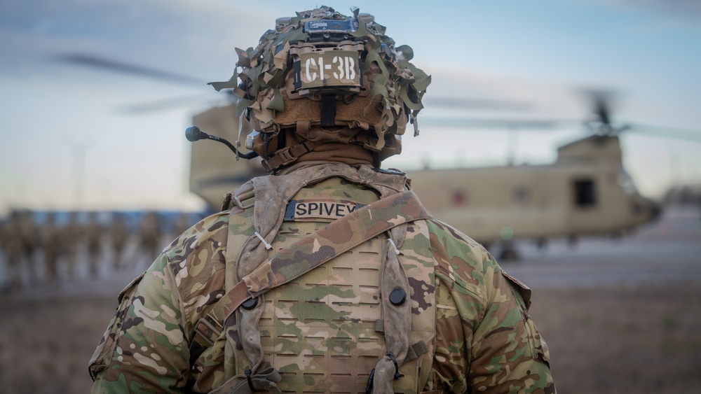 101st Airborne Division (Air Assault) Arrives at Millington-Memphis Airport | LLAASLT