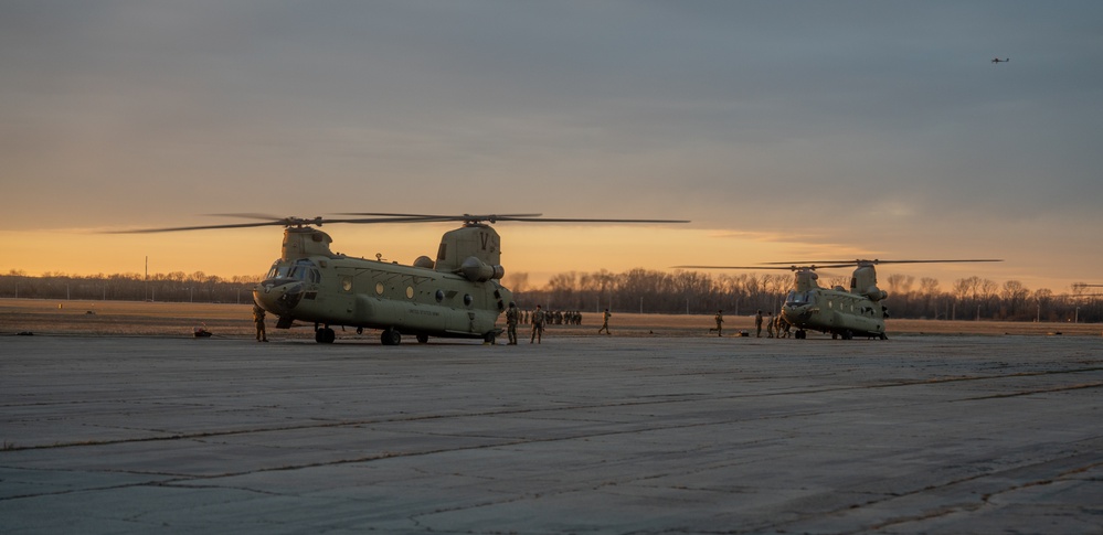 101st Airborne Division &quot;Air Assault&quot; CH-47's Arrive at Millington-Memphis Airport | LLAASLT