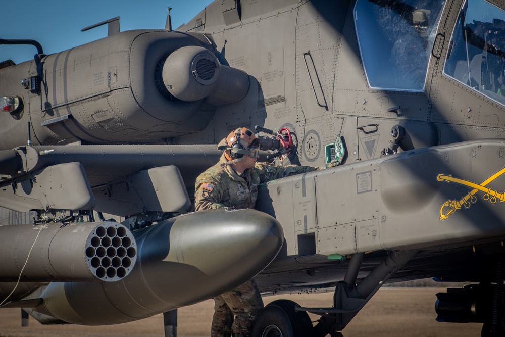 96th Aviation Support Battalion Soldiers Refuel 101st Aircraft at Oxford, MS