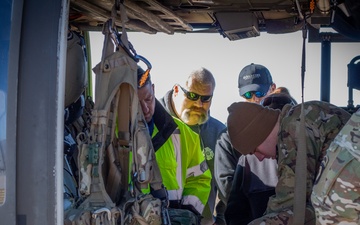 MEDEVAC Aircrew Members from 101st Combat Aviation Brigade Engage with Oxford, MS EMS Professionals
