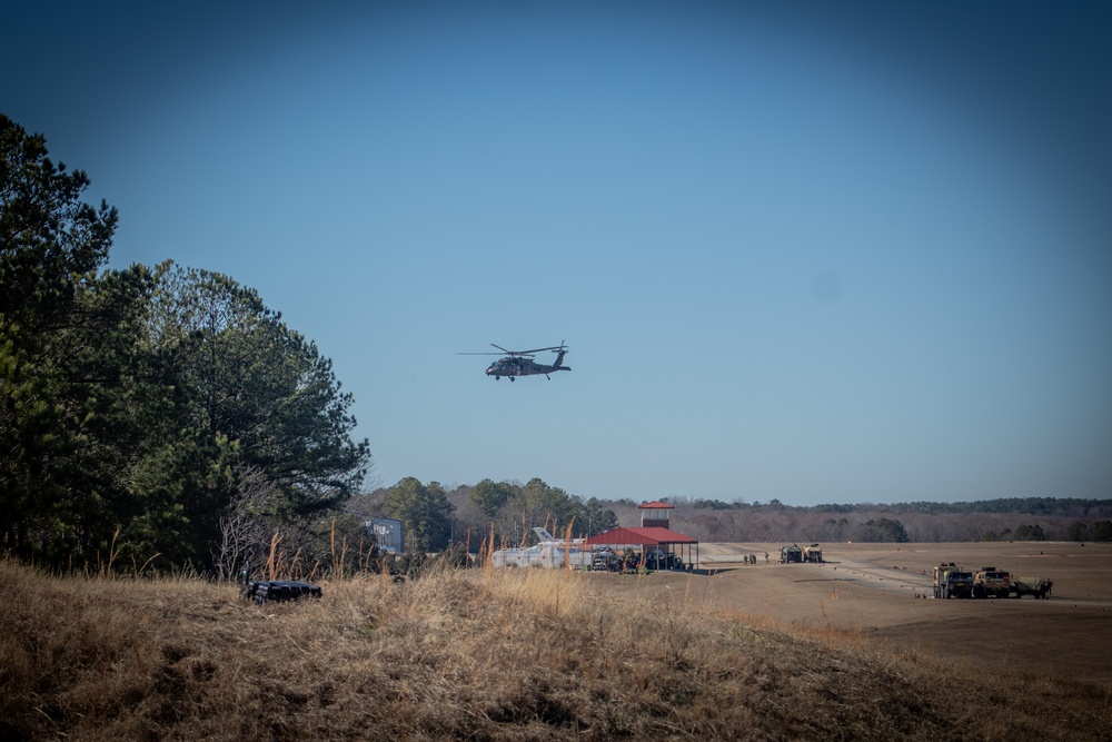 MEDEVAC Aircrew Members from 101st Combat Aviation Brigade Engage with Oxford, MS EMS Professionals