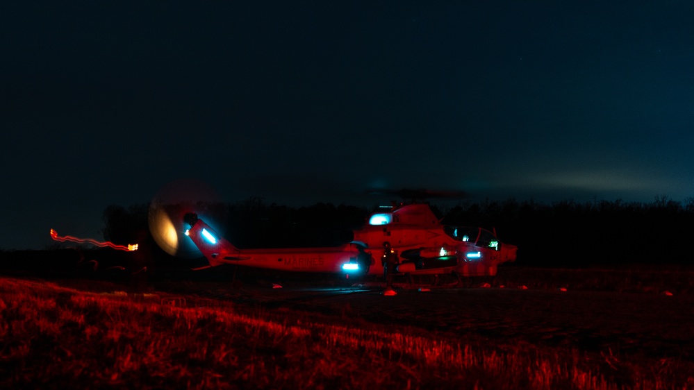 VMM-365 (REIN) Conducts FARP Operations