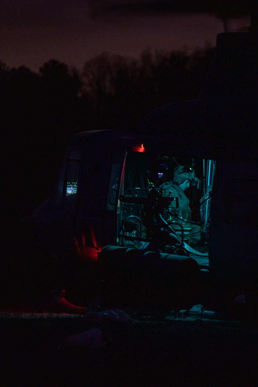 VMM-365 (REIN) Conducts FARP Operations