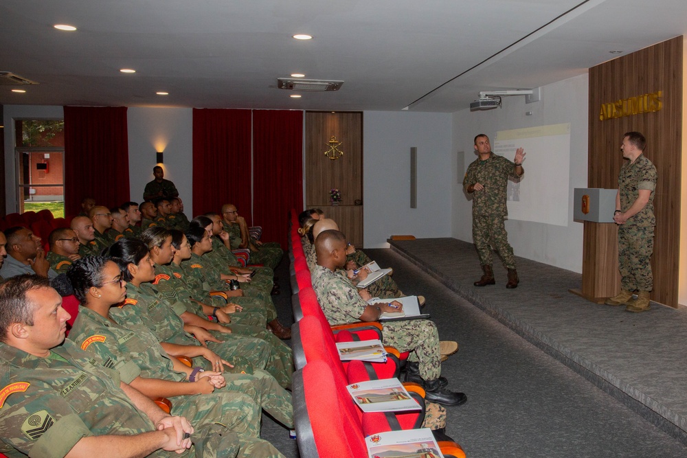 U.S. and Brazilian Marines meet to discuss integration of Brazilian male and female recruits