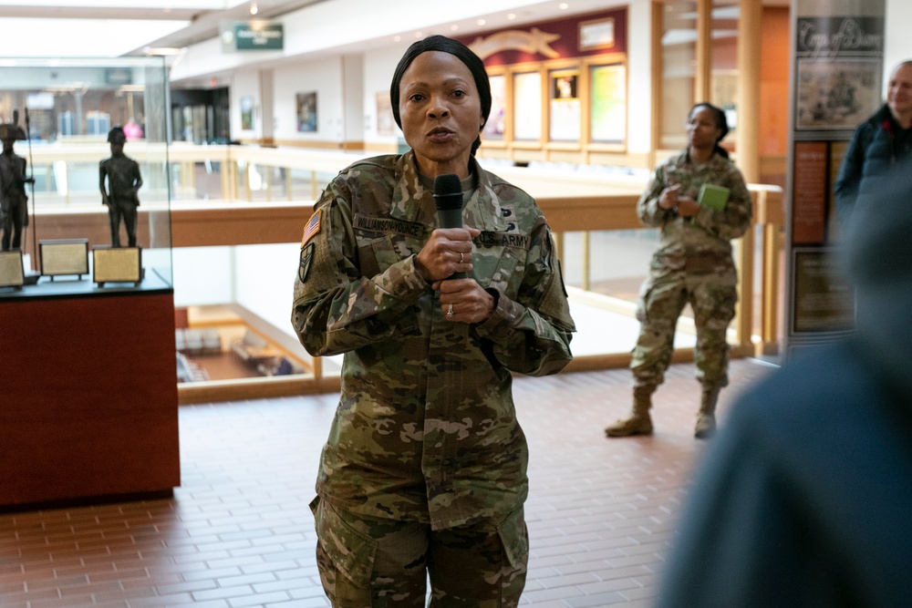 High schoolers get a taste of #Army with America’s First Corps