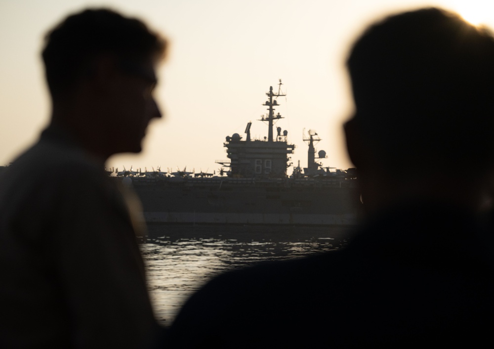 USS Mason Conducts a Vertical Replenishment with USS Dwight D. Eisenhower in support of Operation Prosperity Guardian